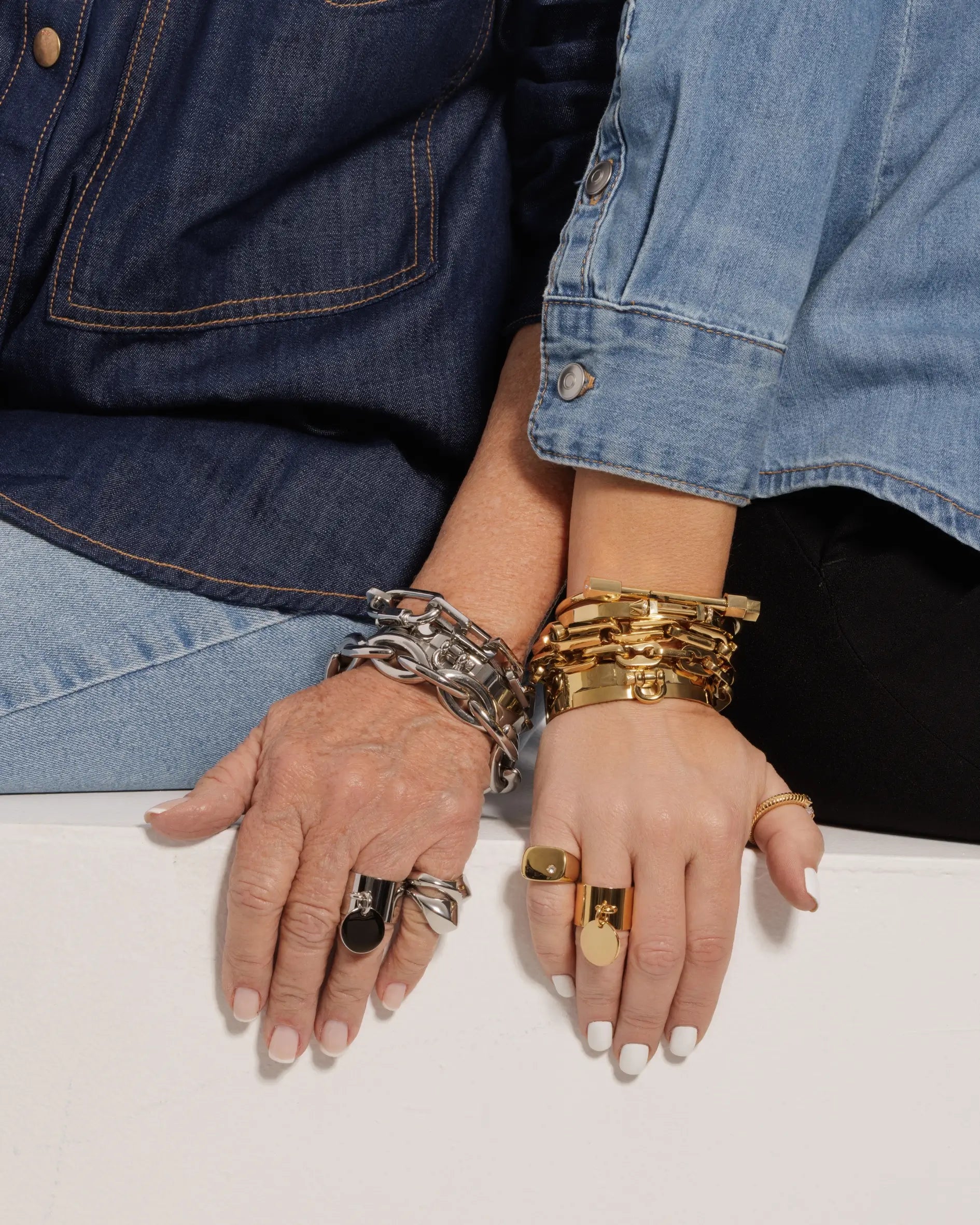 How To Choose The Best Jewelry For Denim Outfits