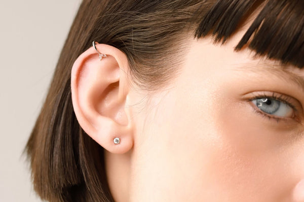 How to Wear Gold Studs Cartilage Hoops: A Style Guide