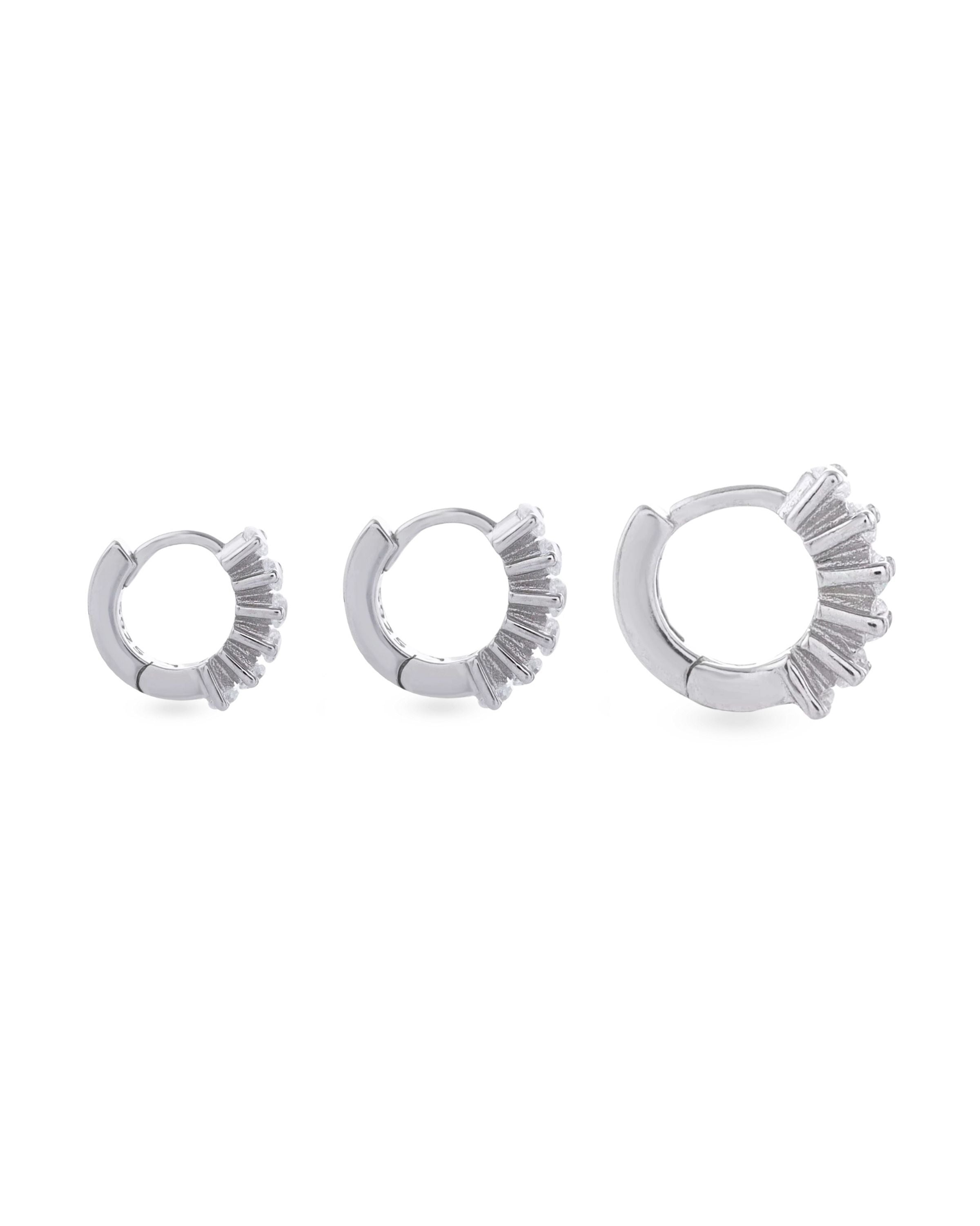 3 pieces Tiny Huggies Hoop in different sizes, they're hoop earrings that feature a row of sparkling cubic zirconia stones set in a  pointed, triangular pattern. ||| SILVER/6mm