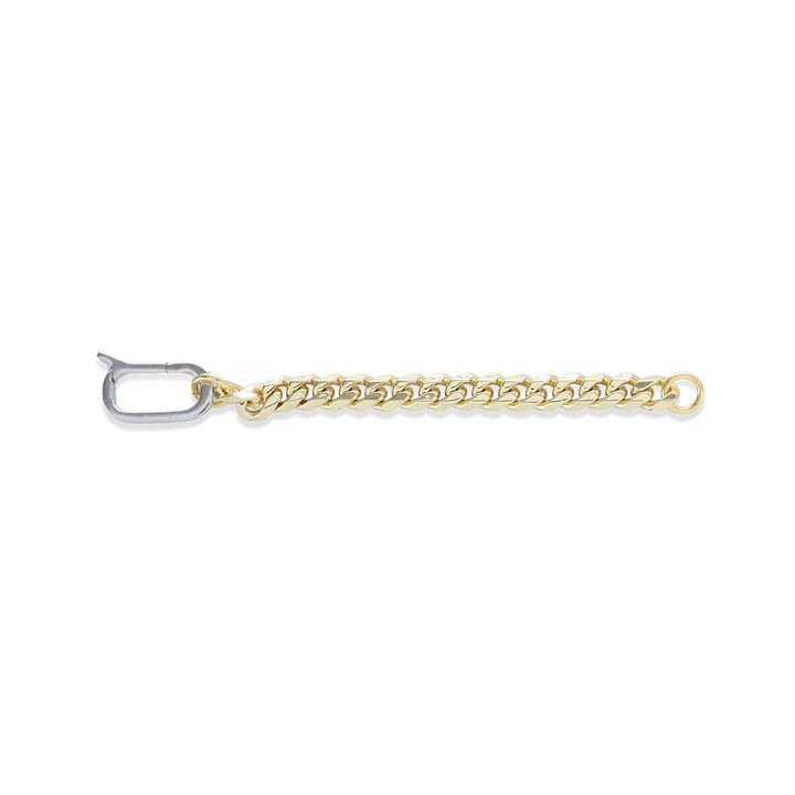 The MINIMAL CAN OPENER CHAIN RING, which is a bold and unique gold ring, features a chunky chain-link design connected by a sleek can opener-style clasp. This statement piece stands out on its own or can be stacked with other rings for a layered, modern look. ||| MIX