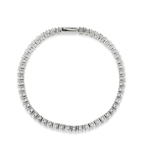 Artizan Joyeria silver box chain necklace featuring a unique clasp with a dangling lightning bolt charm. The minimalist yet bold design adds a touch of edgy elegance, making it a versatile piece for everyday wear.