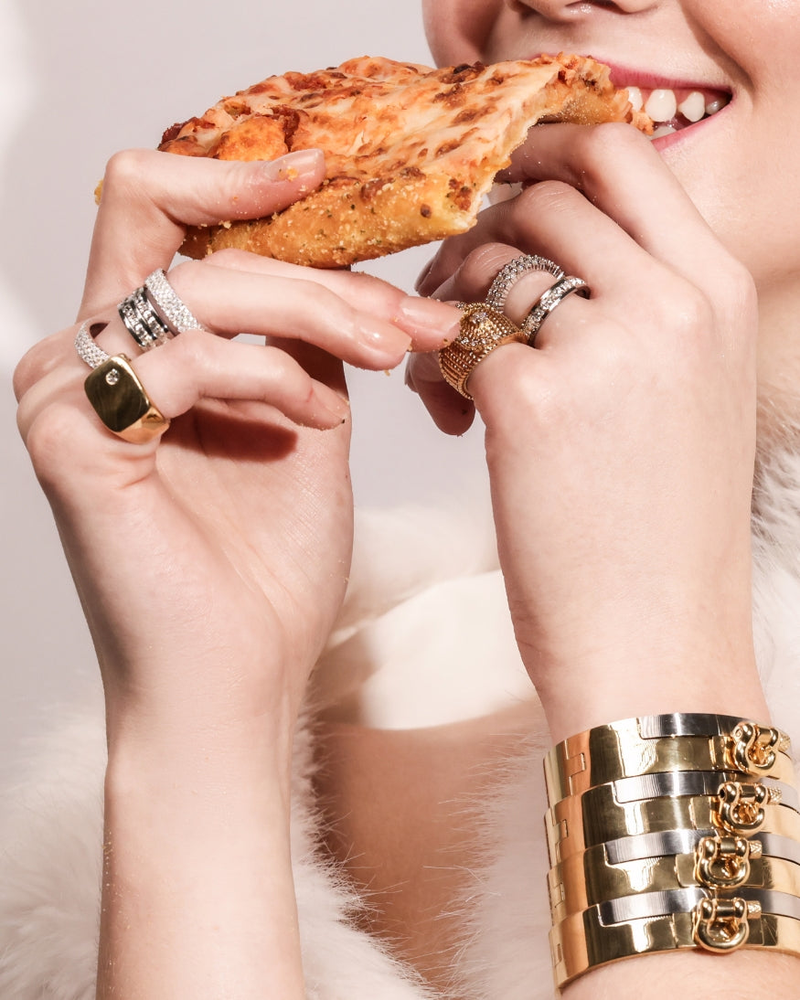 How to Style Jewelry for the Holidays