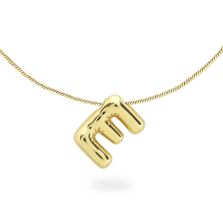 The BALLOON LETTER NECKLACE, a delicate gold necklace featuring a playful, balloon-shaped letter "E" pendant.||| E/GOLD