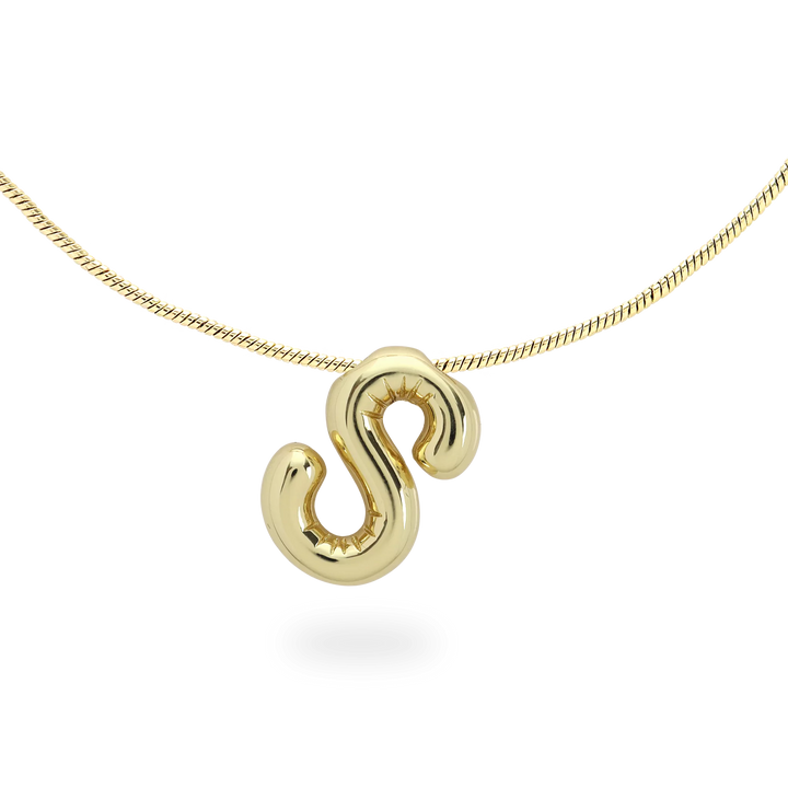 The BALLOON LETTER NECKLACE, a delicate gold necklace featuring a playful, balloon-shaped letter "S" pendant.||| S/GOLD