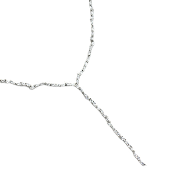 The TEEPING POINT NECKLACE is a drop necklace made of 925 sterling silver and an Adjustable Necklace Paved Zircon. The drop length is 100mm.